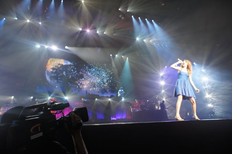 Taylor Swift — February 13 - Osaka, Japan — photo 91