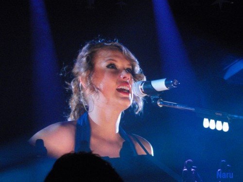Taylor Swift — February 13 - Osaka, Japan — photo 130
