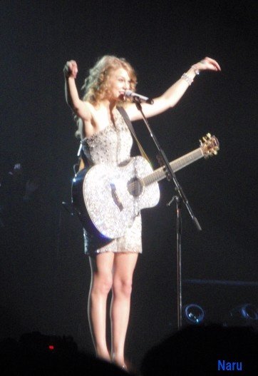 Taylor Swift — February 13 - Osaka, Japan — photo 134