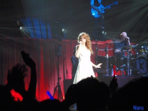 Taylor Swift — February 13 - Osaka, Japan — photo 137