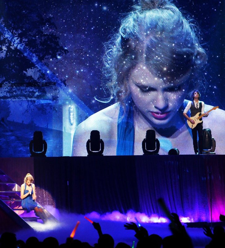 Taylor Swift — February 16 - Tokyo, Japan — photo 9