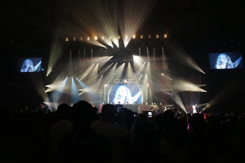 Taylor Swift — February 16 - Tokyo, Japan — photo 14