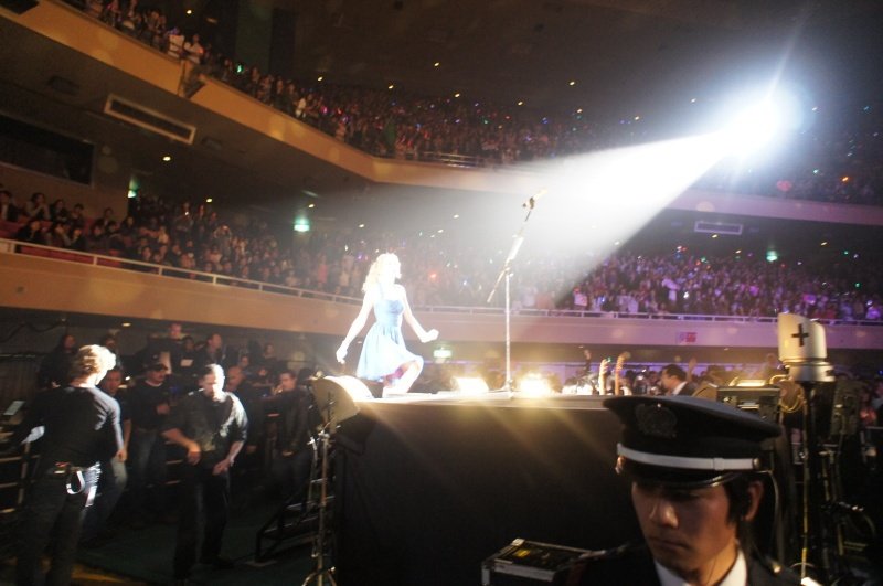 Taylor Swift — February 16 - Tokyo, Japan — photo 17