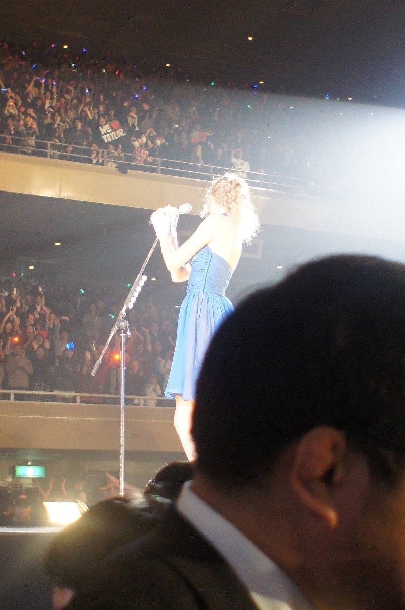 Taylor Swift — February 16 - Tokyo, Japan — photo 19