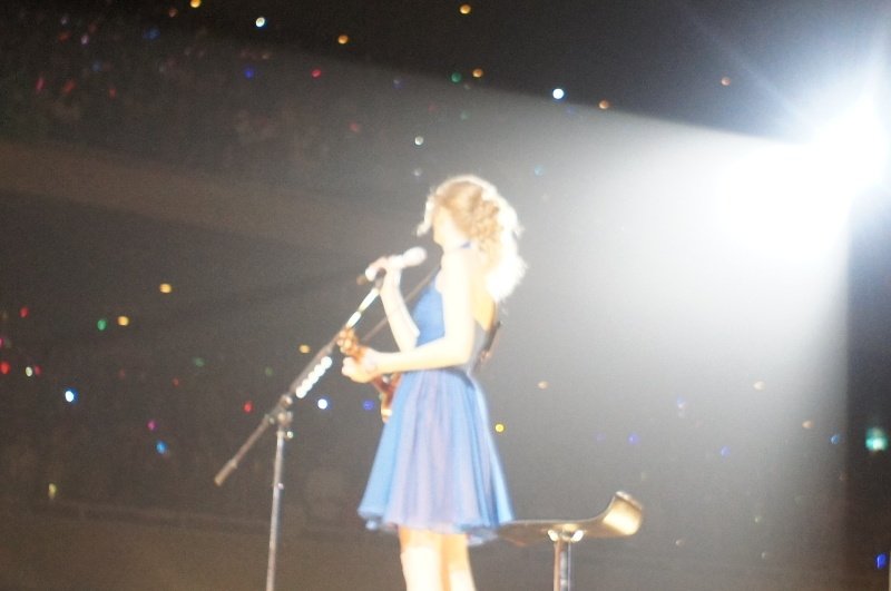 Taylor Swift — February 16 - Tokyo, Japan — photo 23