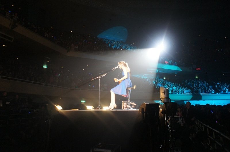 Taylor Swift — February 16 - Tokyo, Japan — photo 40