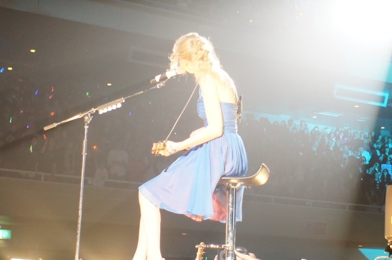 Taylor Swift — February 16 - Tokyo, Japan — photo 41