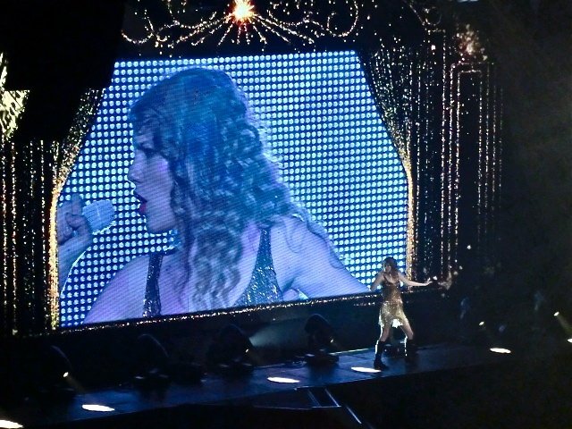 Taylor Swift — February 16 - Tokyo, Japan — photo 61