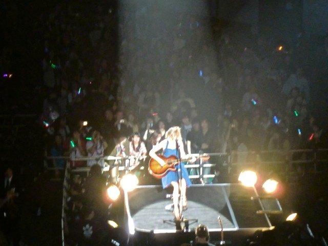 Taylor Swift — February 16 - Tokyo, Japan — photo 67