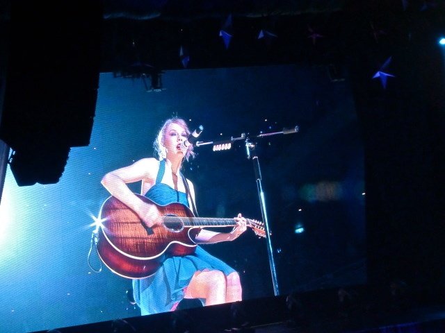 Taylor Swift — February 16 - Tokyo, Japan — photo 68