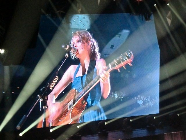 Taylor Swift — February 16 - Tokyo, Japan — photo 71