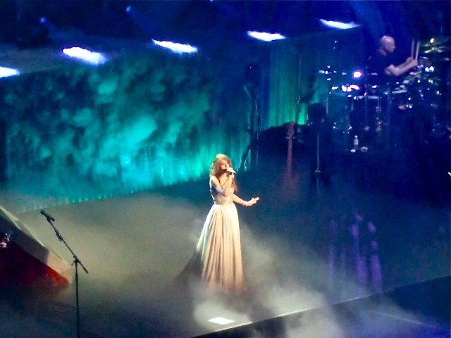 Taylor Swift — February 16 - Tokyo, Japan — photo 78