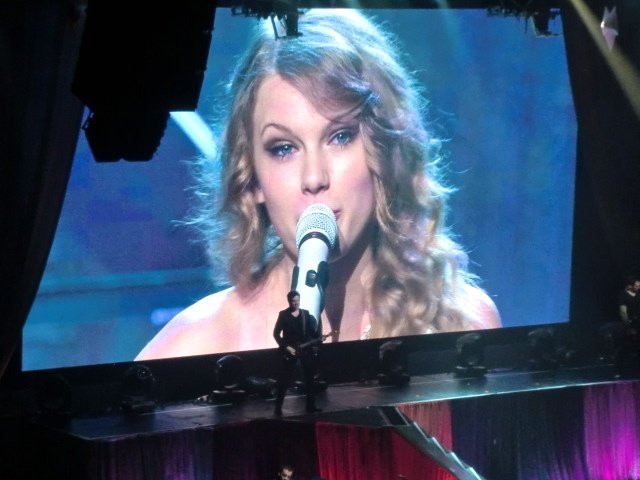 Taylor Swift — February 16 - Tokyo, Japan — photo 80