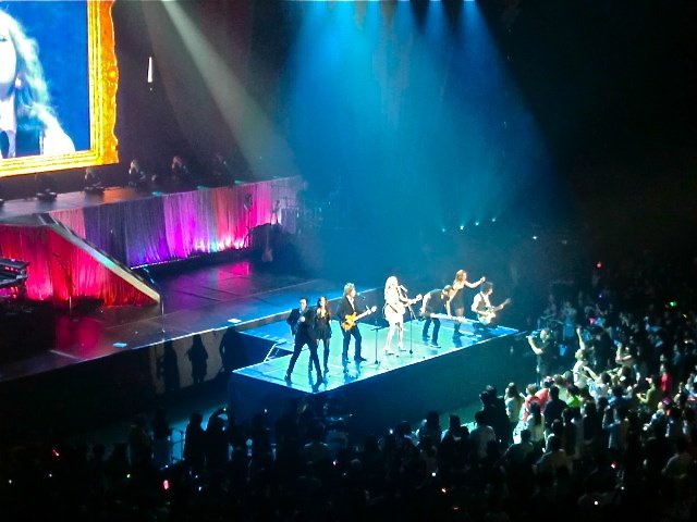Taylor Swift — February 16 - Tokyo, Japan — photo 84