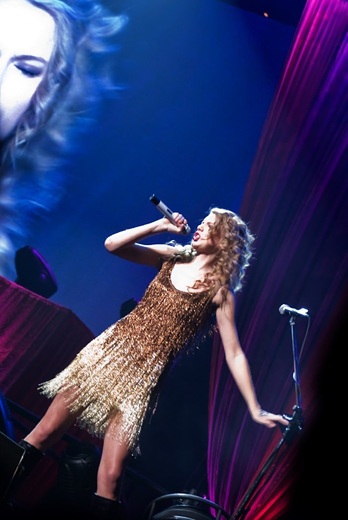 Taylor Swift — February 16 - Tokyo, Japan — photo 97