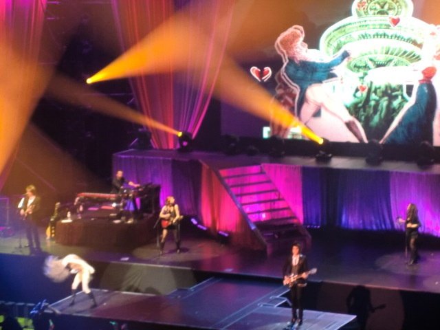 Taylor Swift — February 17 - Tokyo, Japan — photo 22