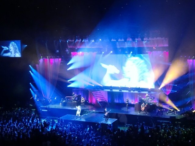 Taylor Swift — February 17 - Tokyo, Japan — photo 23