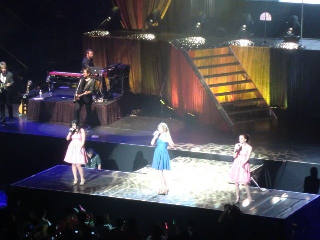 Taylor Swift — February 17 - Tokyo, Japan — photo 31
