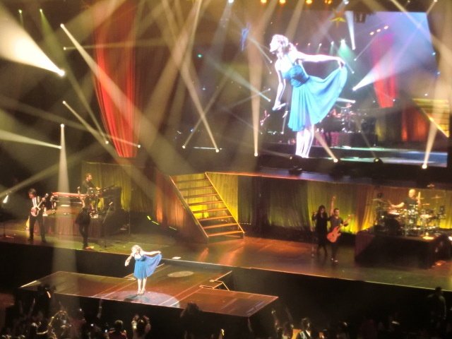 Taylor Swift — February 17 - Tokyo, Japan — photo 52