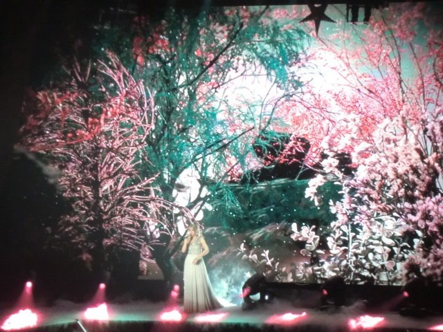 Taylor Swift — February 17 - Tokyo, Japan — photo 56