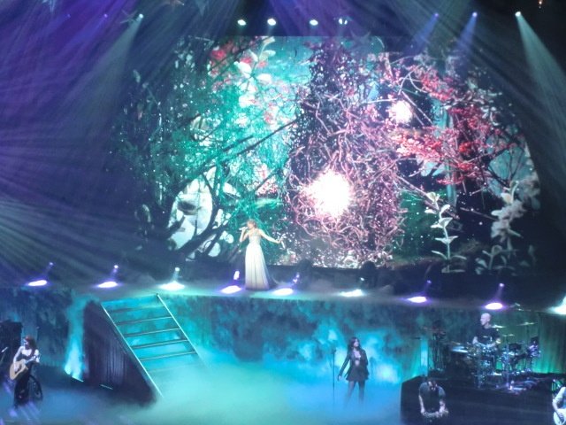 Taylor Swift — February 17 - Tokyo, Japan — photo 57
