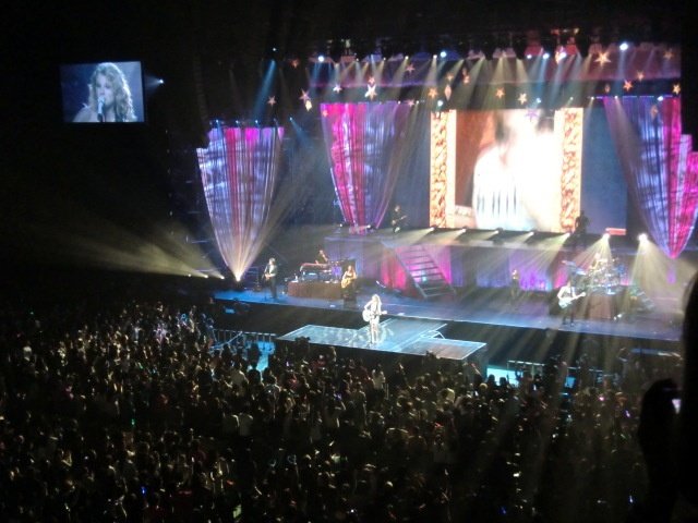 Taylor Swift — February 17 - Tokyo, Japan — photo 63