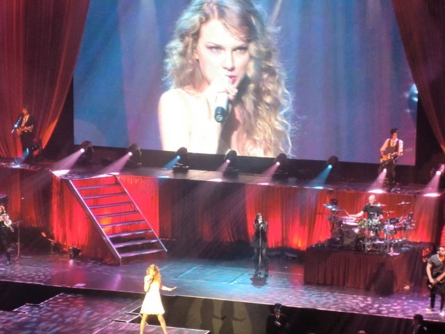 Taylor Swift — February 17 - Tokyo, Japan — photo 72