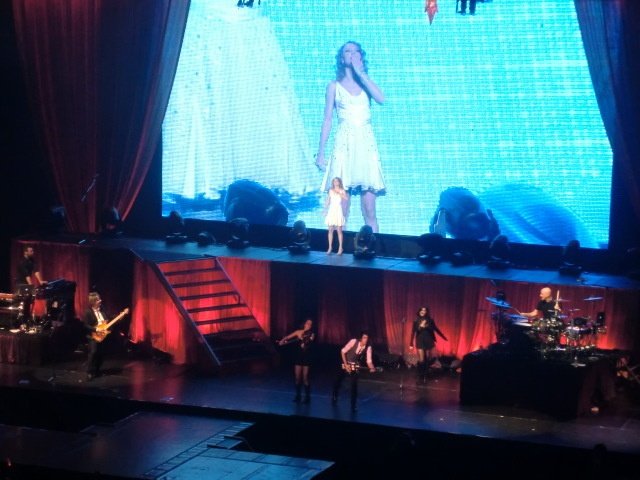 Taylor Swift — February 17 - Tokyo, Japan — photo 80