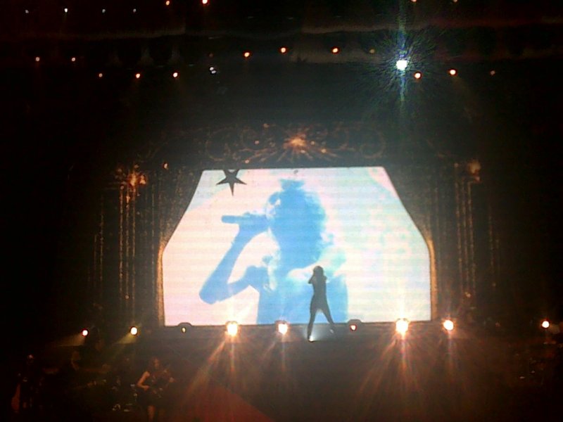 Taylor Swift — February 19 - Manila, Philippines — photo 3