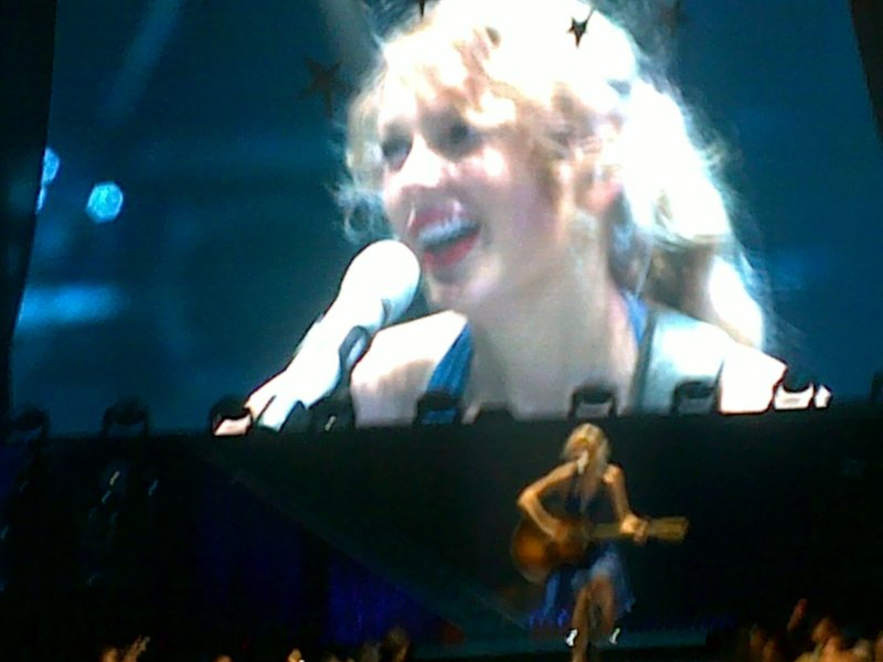 Taylor Swift — February 19 - Manila, Philippines — photo 33