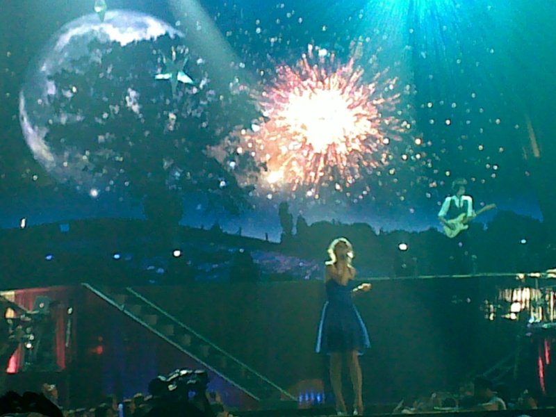 Taylor Swift — February 19 - Manila, Philippines — photo 40
