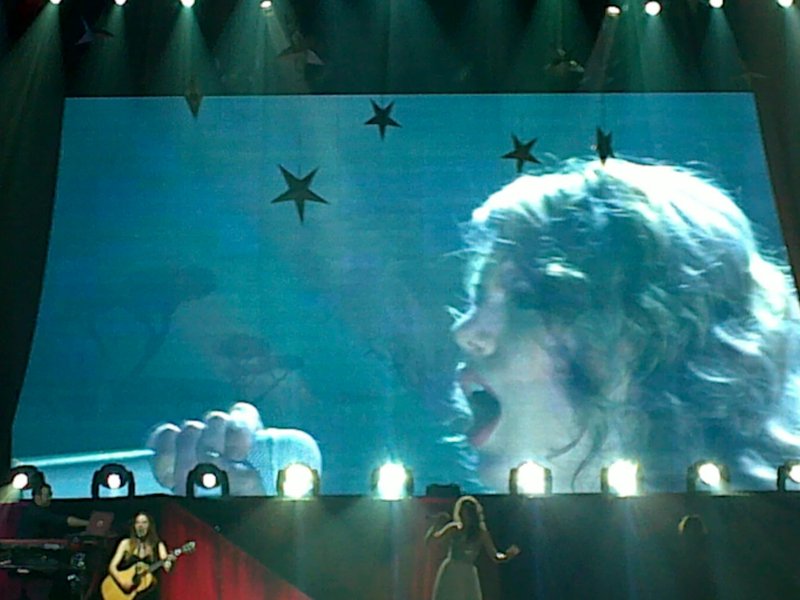 Taylor Swift — February 19 - Manila, Philippines — photo 42