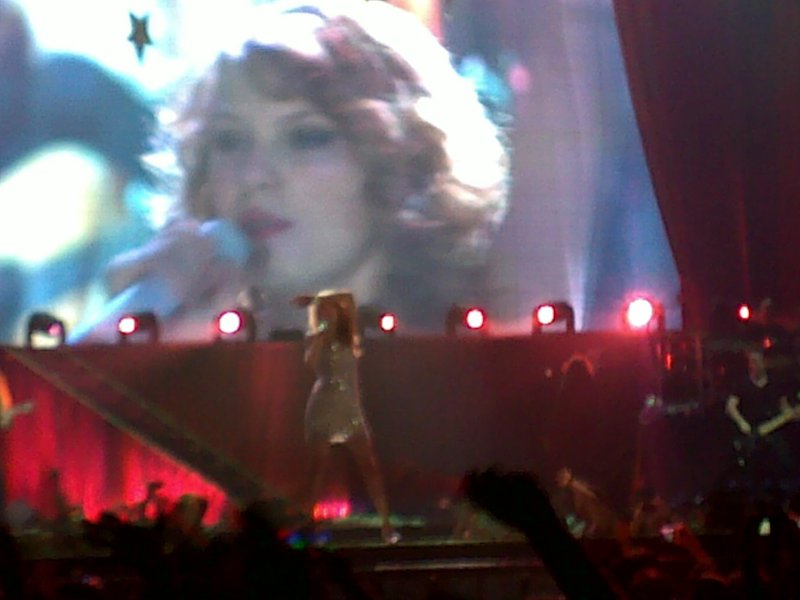 Taylor Swift — February 19 - Manila, Philippines — photo 44