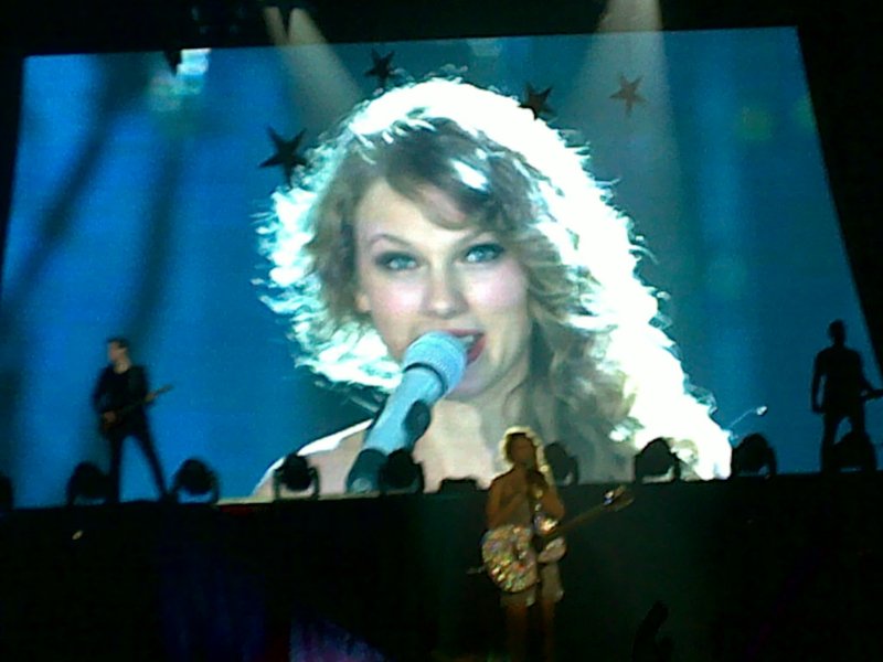 Taylor Swift — February 19 - Manila, Philippines — photo 47
