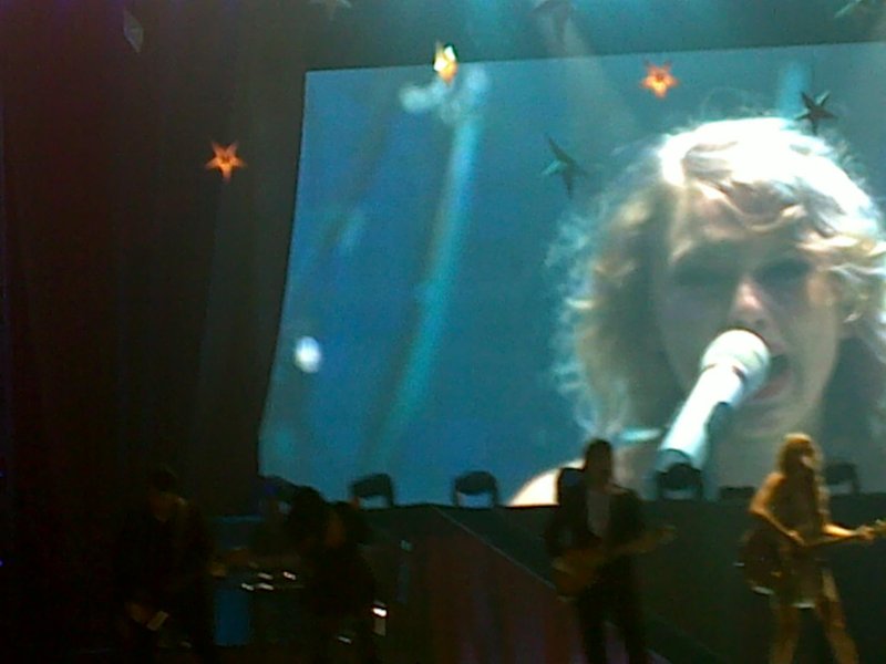 Taylor Swift — February 19 - Manila, Philippines — photo 52