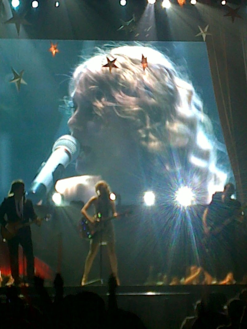 Taylor Swift — February 19 - Manila, Philippines — photo 53