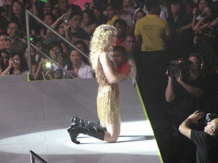 Taylor Swift — February 19 - Manila, Philippines — photo 59