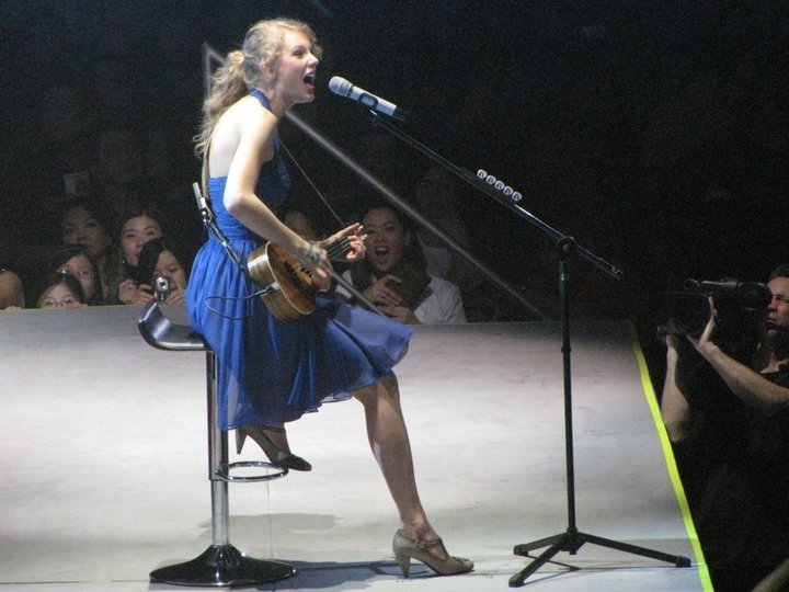 Taylor Swift — February 19 - Manila, Philippines — photo 60
