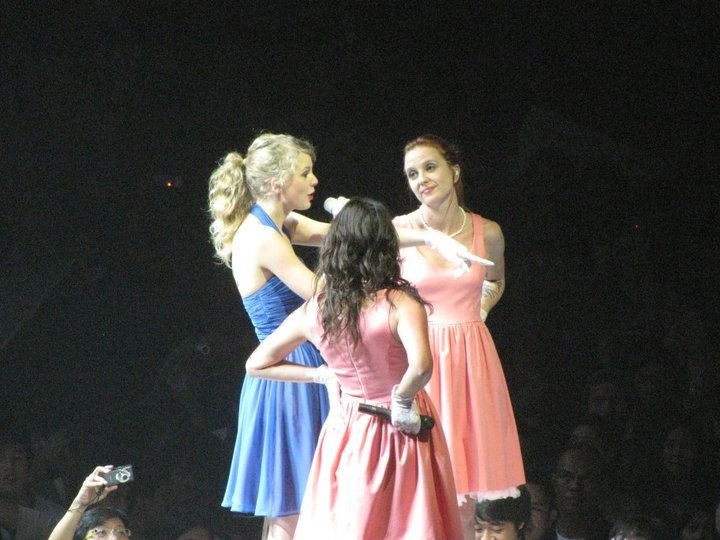 Taylor Swift — February 19 - Manila, Philippines — photo 61
