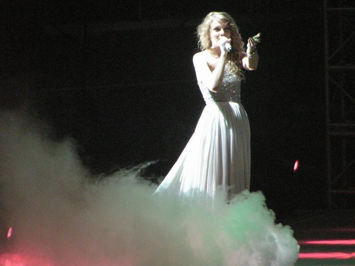 Taylor Swift — February 19 - Manila, Philippines — photo 63