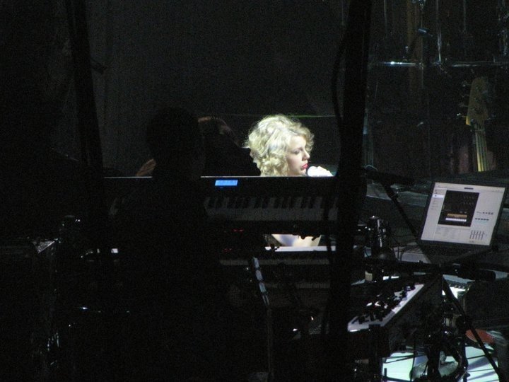Taylor Swift — February 19 - Manila, Philippines — photo 64