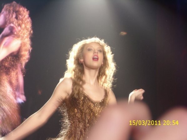 Taylor Swift — February 19 - Manila, Philippines — photo 67