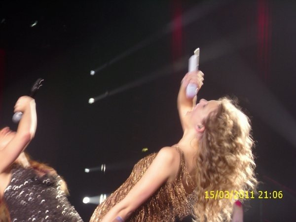 Taylor Swift — February 19 - Manila, Philippines — photo 72