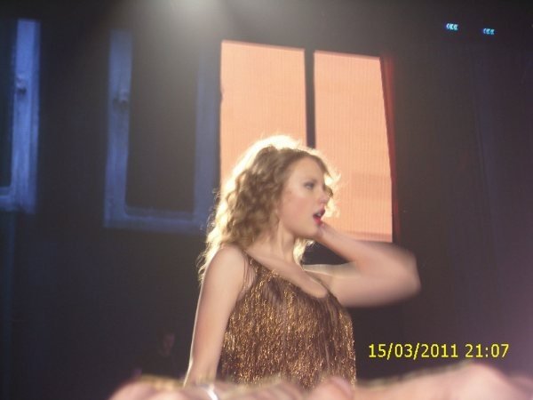 Taylor Swift — February 19 - Manila, Philippines — photo 73