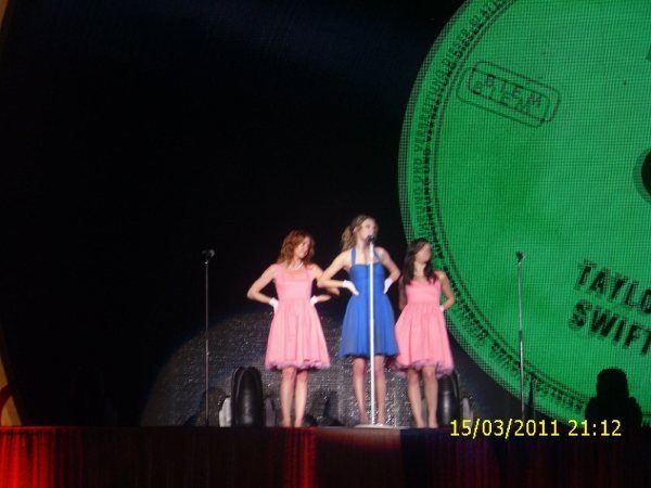 Taylor Swift — February 19 - Manila, Philippines — photo 75