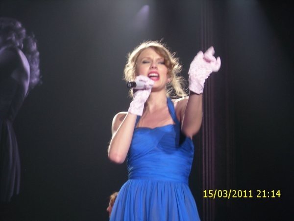 Taylor Swift — February 19 - Manila, Philippines — photo 81