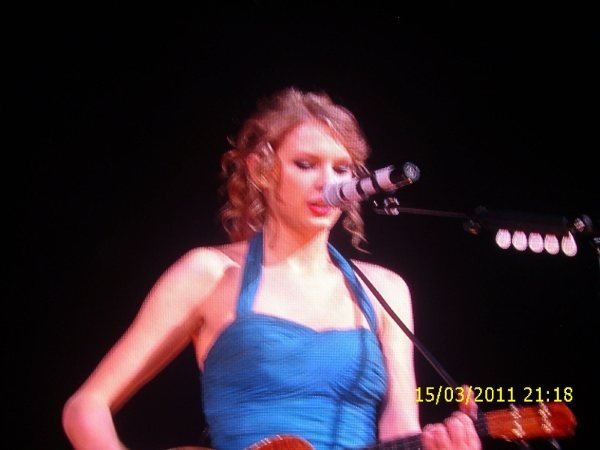 Taylor Swift — February 19 - Manila, Philippines — photo 82