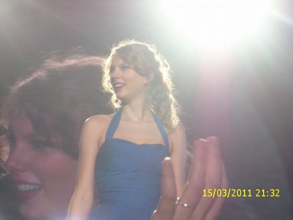 Taylor Swift — February 19 - Manila, Philippines — photo 86