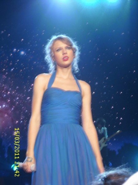 Taylor Swift — February 19 - Manila, Philippines — photo 89