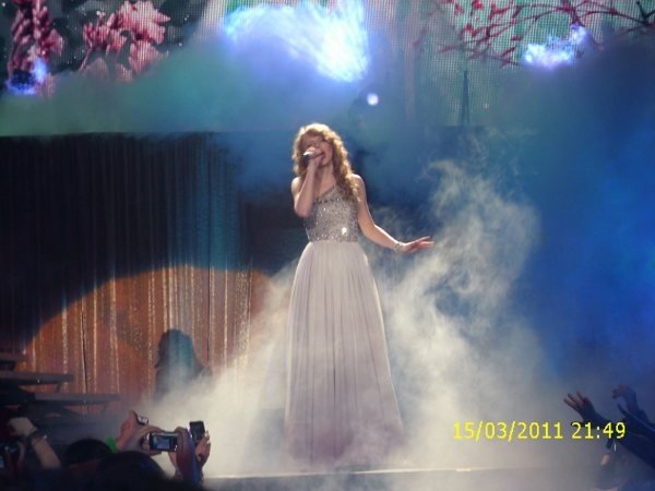 Taylor Swift — February 19 - Manila, Philippines — photo 93